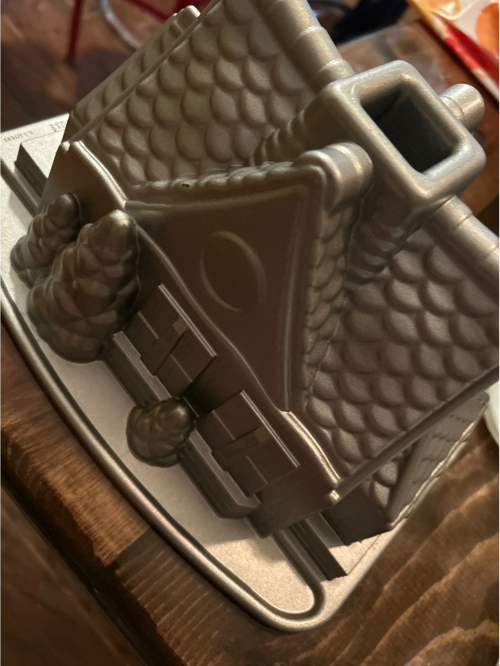 Wilton Gingerbread House Cake Pan 2.1 L